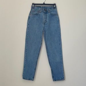 Levi’s Vintage High Waisted Tapered Fit Mom Jeans